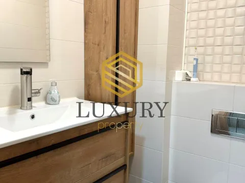 Prodaja, trosoban stan, 72m², City Kvart, Podgorica - image 3