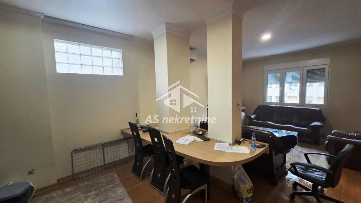 Rent, three bedroom apartment, 65m², Stari Grad, Beograd