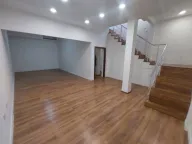 Izdavanje, poslovni prostor, 137m², Centar, Podgorica - image 1