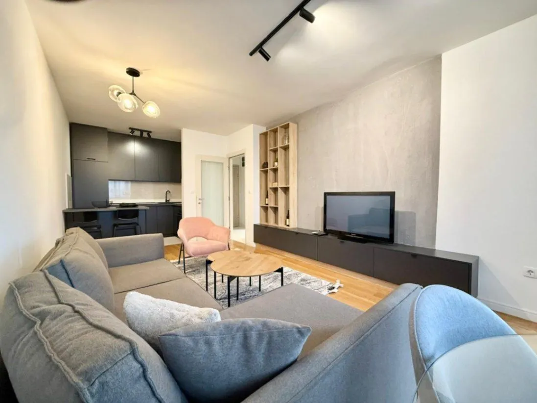 Prodaja, jednosoban stan, 49m², Central Point, Podgorica