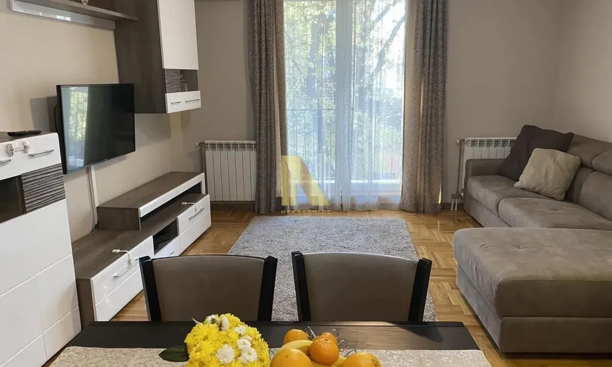 Izdavanje, dvosoban stan, 53m², Socijalno, Novi Sad Sve Podlokacije