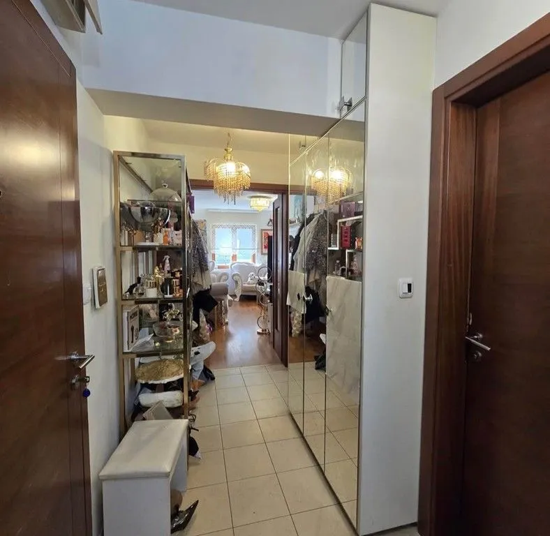 Prodaja, trosoban stan, 120m², Tološka šuma, Podgorica