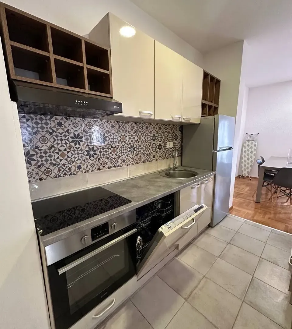 Sale, two bedroom apartment, 75m², Centar, Budva