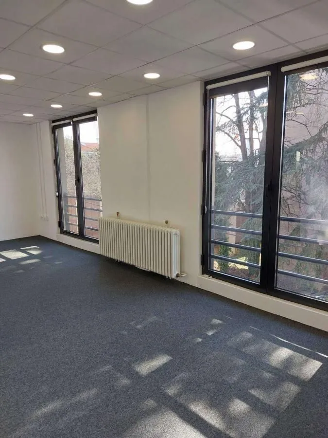 Rent, office space, 200m², Lekino Brdo, Voždovac Sve Podlokacije