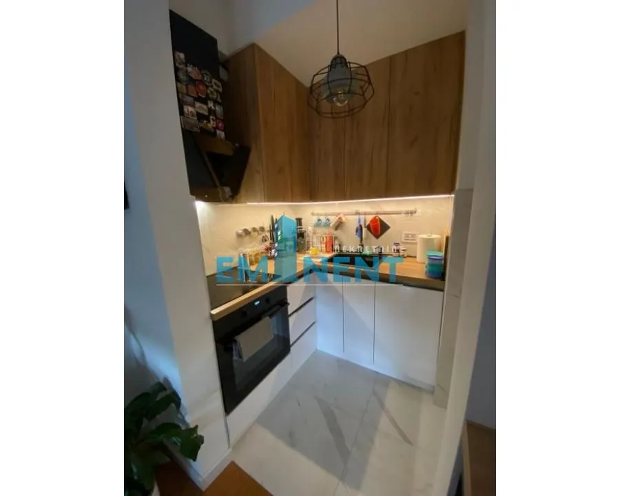 Izdavanje, stan, 41m², Savski Venac, Beograd