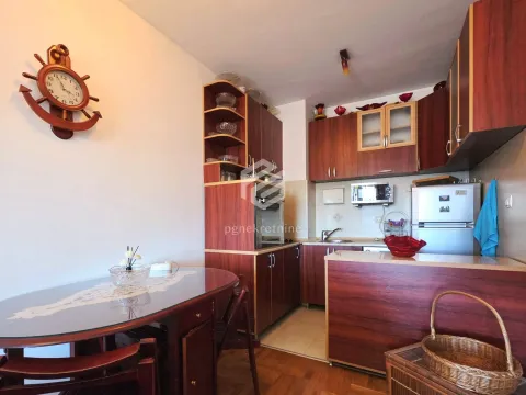 Izdavanje, dvosoban stan, 55m², Stari Aerodrom, Podgorica - image 4