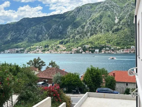 Prodaja, jednosoban stan, 48m², Dobrota, Kotor - image 1