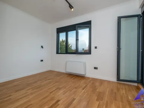 Izdavanje, kuća, 180m², Podgorica, Crna Gora - image 19