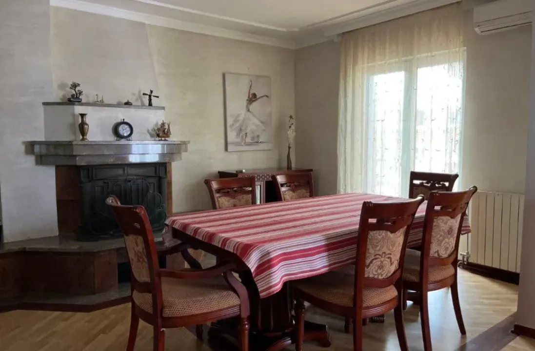 Rent, four bedroom apartment, 150m², Kalimanj, Tivat