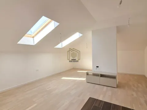 Prodaja, jednosoban stan, 52m², Tološi, Podgorica - image 4