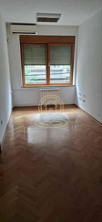 Rent, office space, 58m², Čubura, Beograd