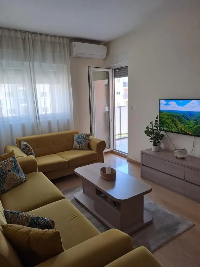Prodaja, dvosoban stan, 72m², Podgorica, Crna Gora