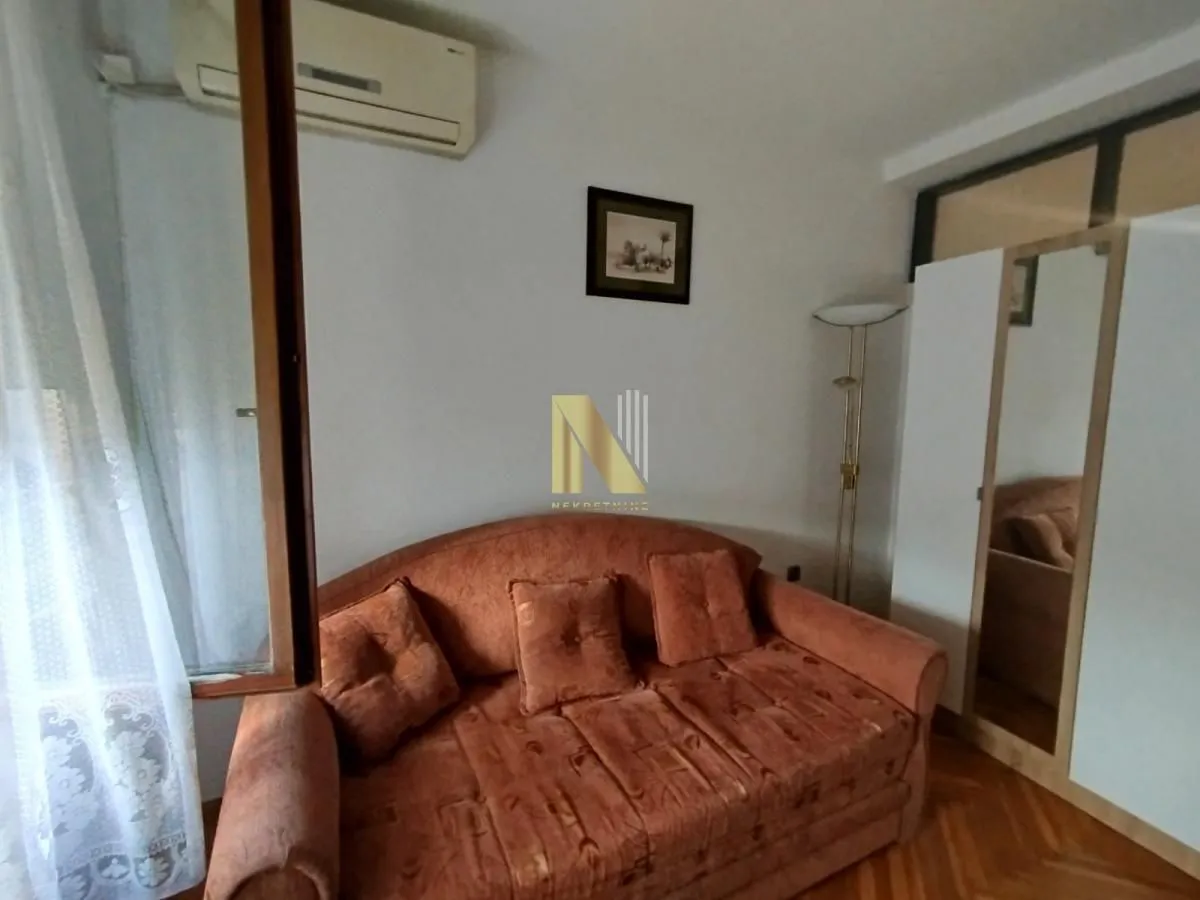 Izdavanje, jednosoban stan, 27m², Centar, Novi Sad