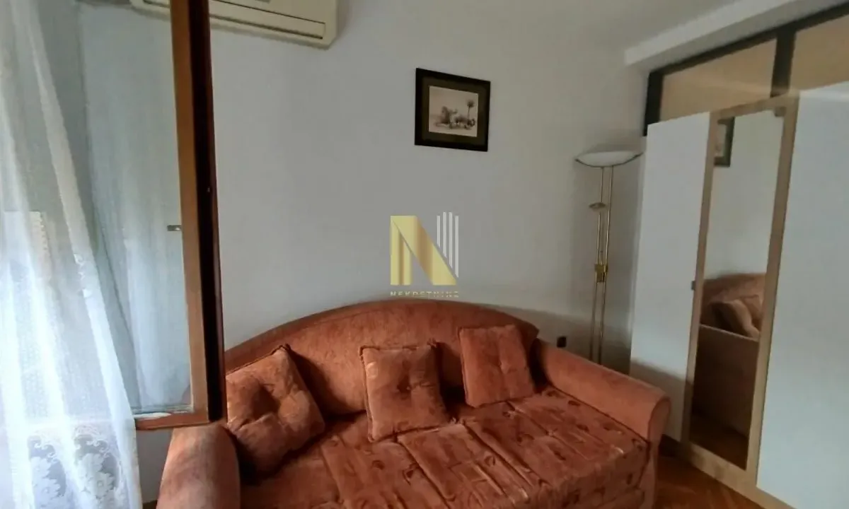 Izdavanje, jednosoban stan, 27m², Centar, Novi Sad