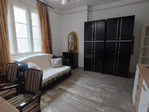 Izdavanje, jednosoban stan, 45m², Slavija, Vračar Sve Podlokacije - image 1