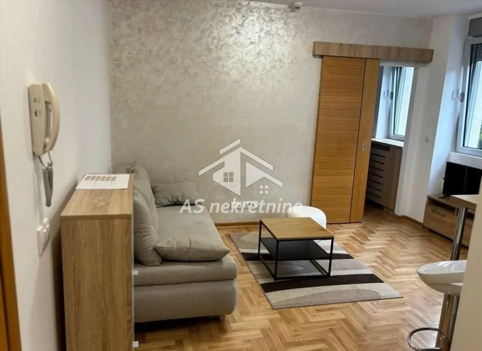 Rent, two bedroom apartment, 40m², Stari Grad, Beograd