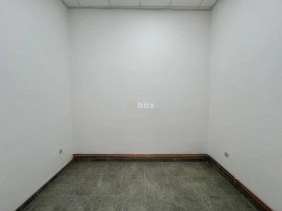 Rent, office space, 12m², Crveni Krst, Niš