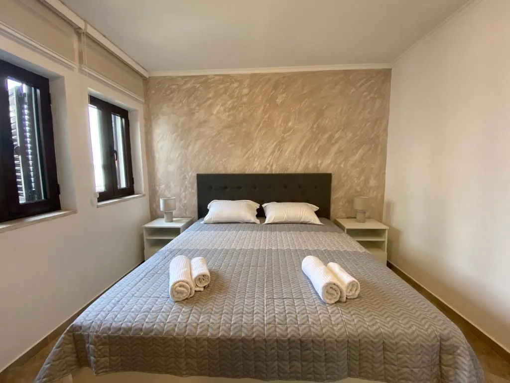 Rent, one bedroom apartment, 50m², Rafailovići, Budva