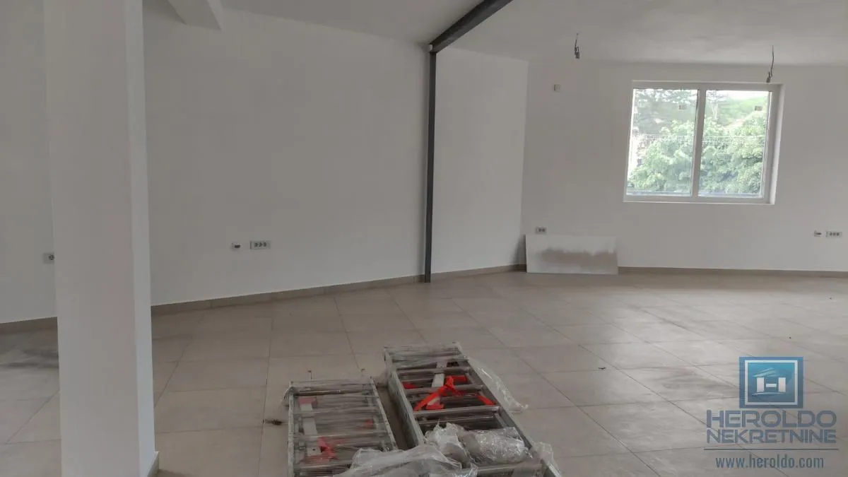 Rent, office space, 140m², Centar, Leskovac