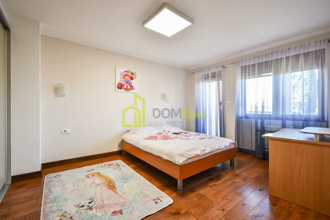 Rent, house, 280m², Stara Varoš, Podgorica