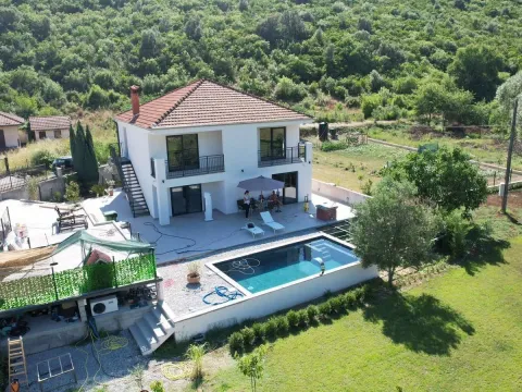 Sale, house, 180m², Radanovići, Kotor