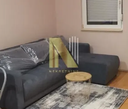 Izdavanje, jednosoban stan, 25m², Salajka, Novi Sad Sve Podlokacije