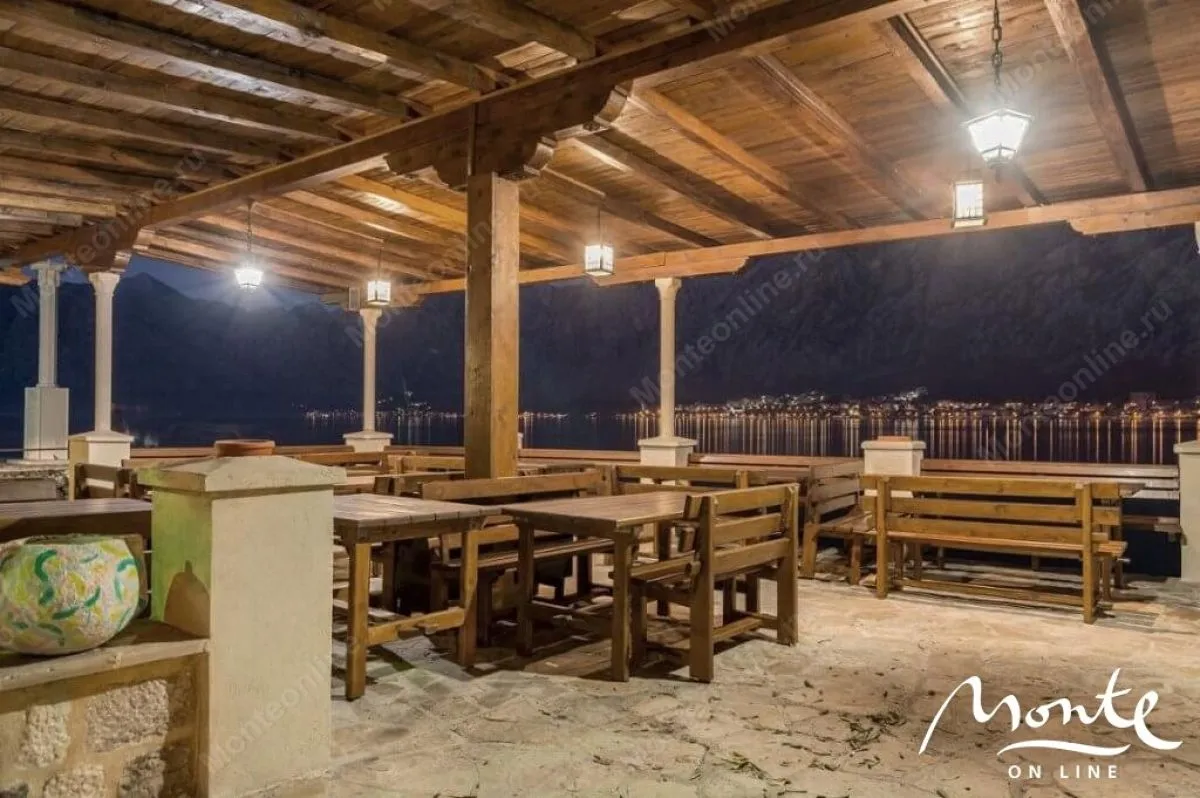 Prodaja, kuća, 330m², Prčanj, Kotor