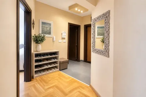 Prodaja, četvorosoban stan, 91m², Tivat, Crna Gora - image 11