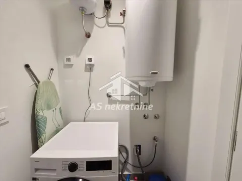 Izdavanje, trosoban stan, 78m², Savski Venac, Beograd - image 12