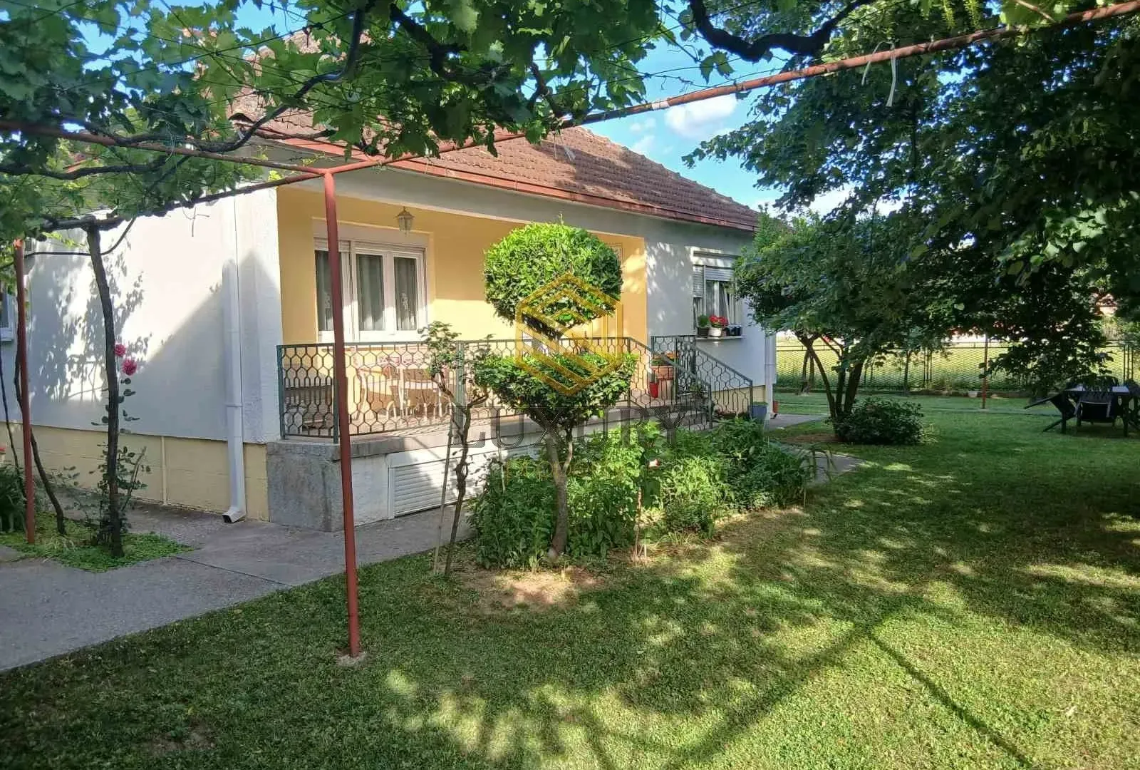 Prodaja, kuća, 100m², Murtovina, Podgorica