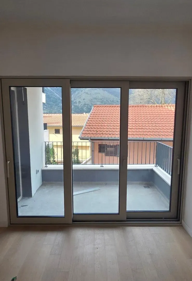 Prodaja, dvosoban stan, 51m², Dobrota, Kotor