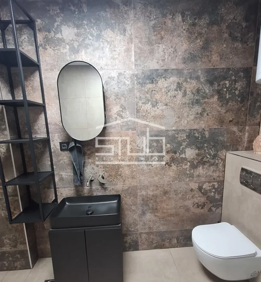 Izdavanje, trosoban stan, 70m², Savski Venac, Beograd