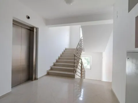 Prodaja, četvorosoban stan, 222m², Podmaine, Budva - image 7