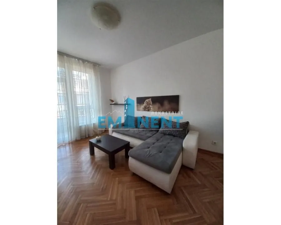 Rent, three bedroom apartment, 56m², Vračar Sve Podlokacije, Beograd