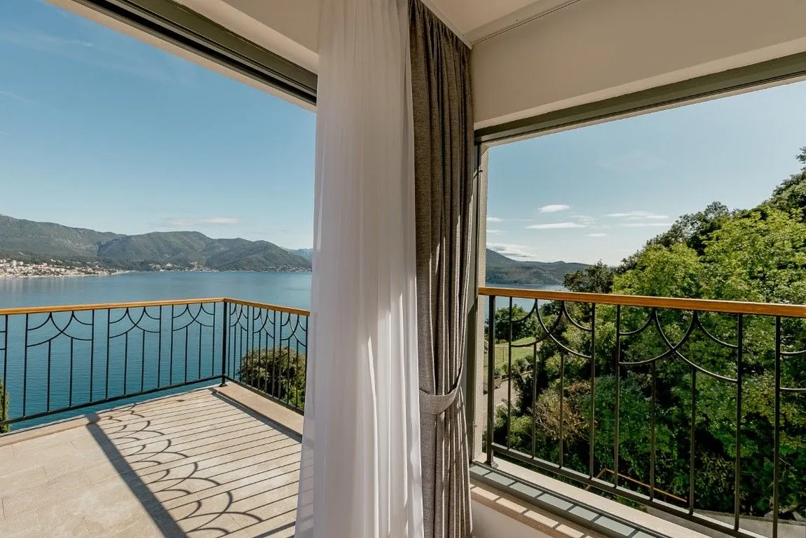 Prodaja, kuća, 236m², Njivice, Herceg Novi