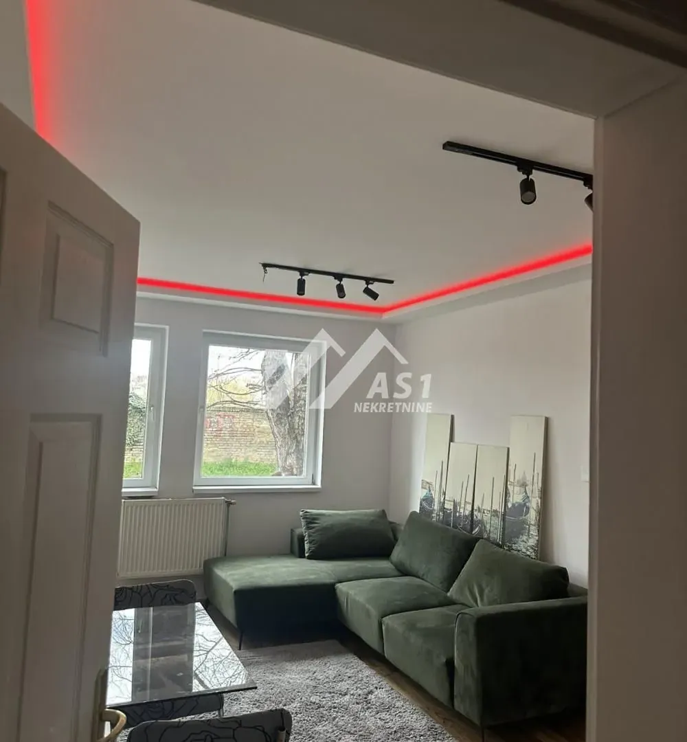 Izdavanje, trosoban stan, 52m², Grbavica, Novi Sad Sve Podlokacije