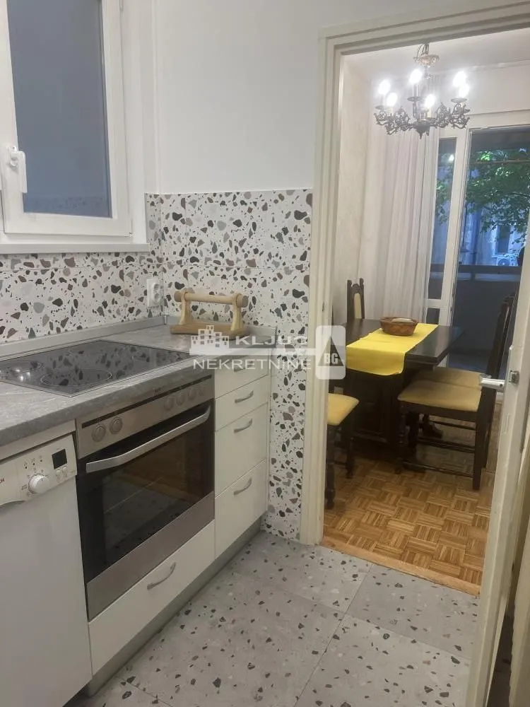 Rent, two bedroom apartment, 70m², Kalenić Pijaca, Vračar Sve Podlokacije