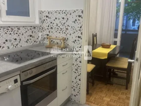 Rent, two bedroom apartment, 70m², Kalenić Pijaca, Vračar Sve Podlokacije - image 14
