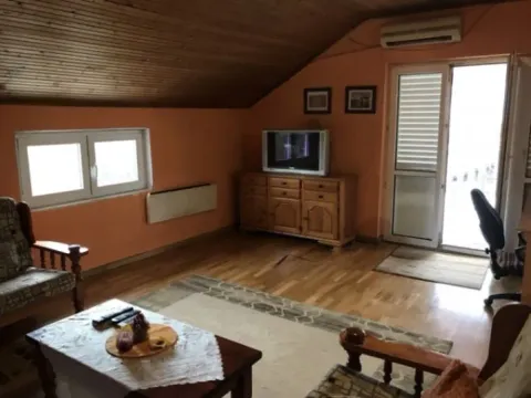 Izdavanje, stan, 100m², Bjeliši, Bar