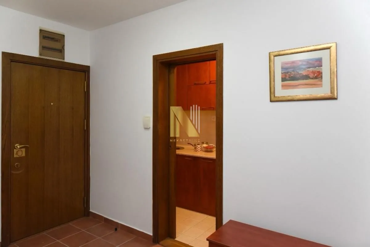 Izdavanje, dvosoban stan, 49m², Betanija, Novi Sad Sve Podlokacije