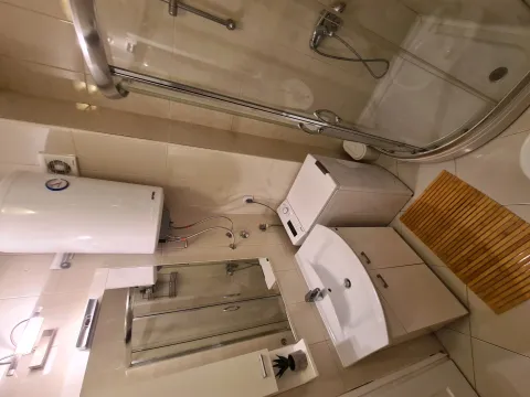 Izdavanje, dvosoban stan, 65m², Stara Varoš, Podgorica - image 16