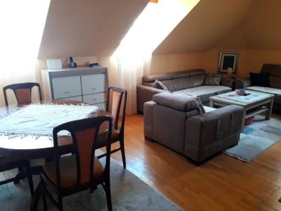 Prodaja, dvosoban stan, 72m², Cetinje, Crna Gora