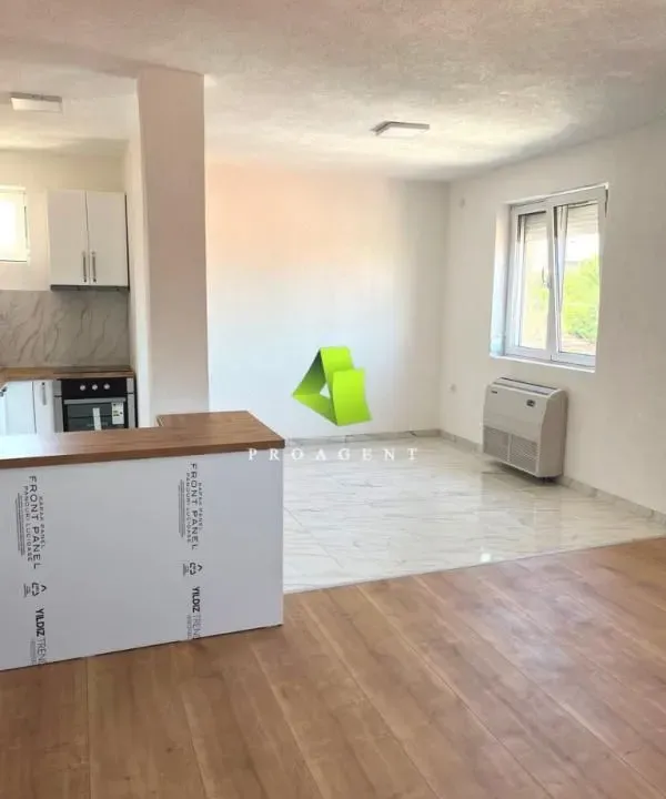Izdavanje, četvorosoban stan, 77m², Centar, Niš