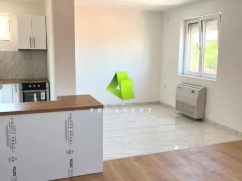 Izdavanje, četvorosoban stan, 77m², Centar, Niš