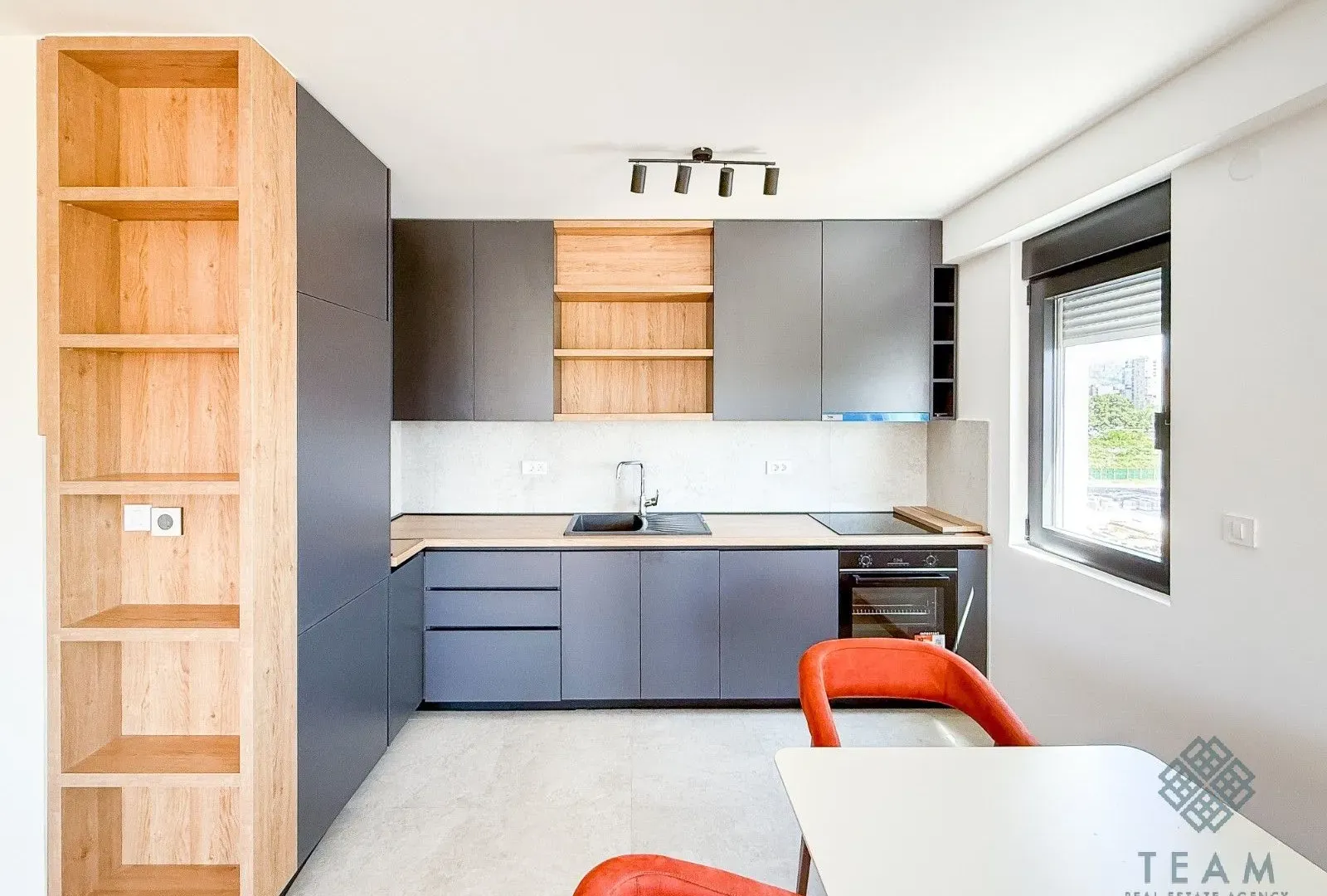 Prodaja, jednosoban stan, 56m², Tološka šuma, Podgorica