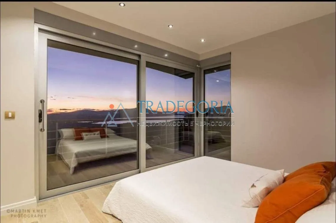 Prodaja, dvosoban stan, 100m², Tivat, Crna Gora