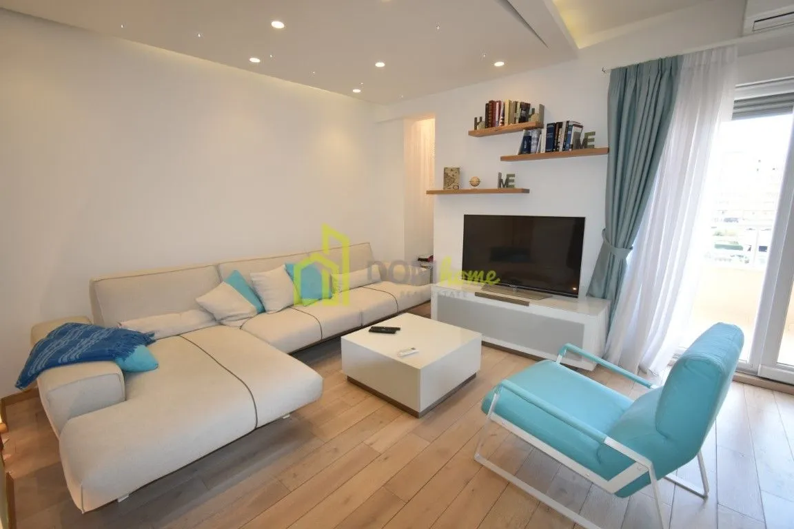 Izdavanje, jednosoban stan, 68m², City Kvart, Podgorica