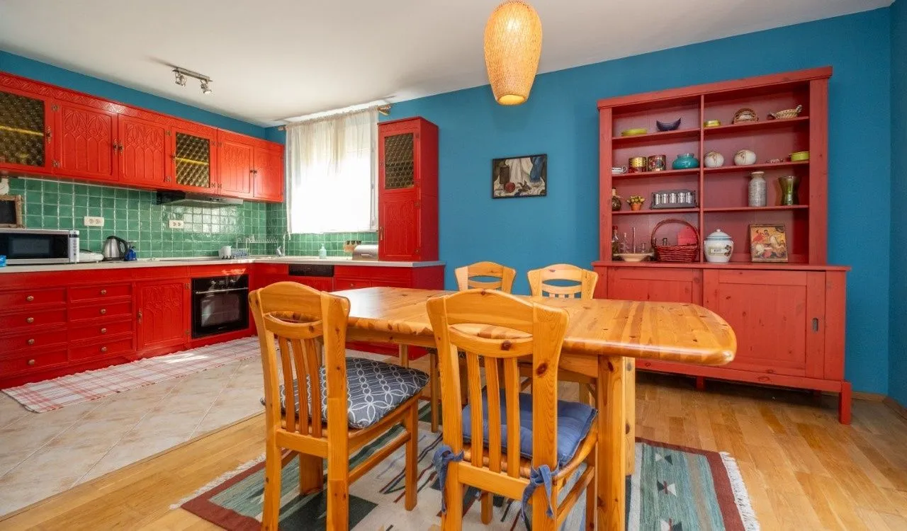 Prodaja, kuća, 200m², Tološi, Podgorica