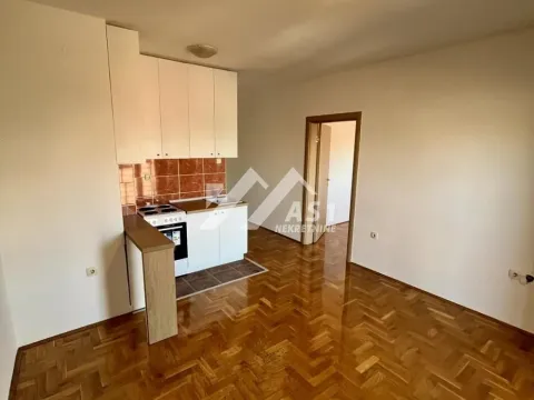 Izdavanje, jednosoban stan, 40m², Adamovićevo Naselje, Novi Sad Sve Podlokacije - image 3