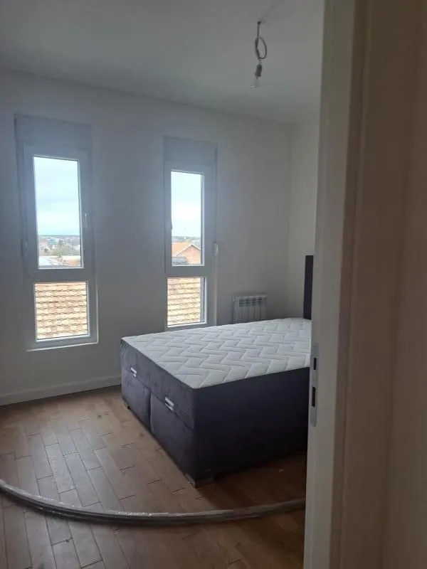 Izdavanje, dvosoban stan, 40m², Surčin, Beograd
